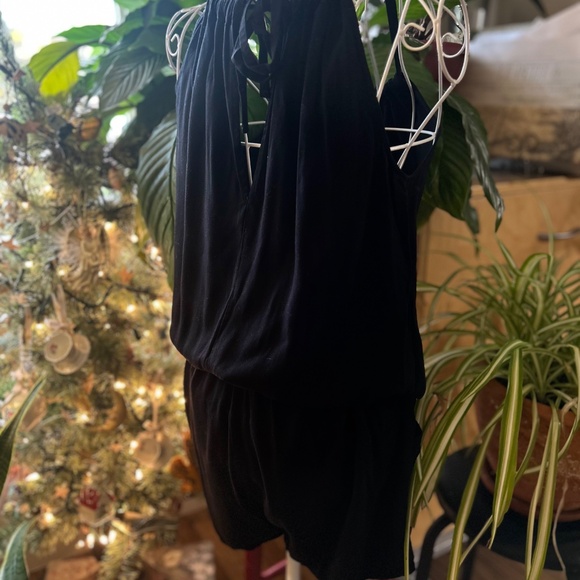 Old Navy black sleeveless romper - Picture 2 of 4